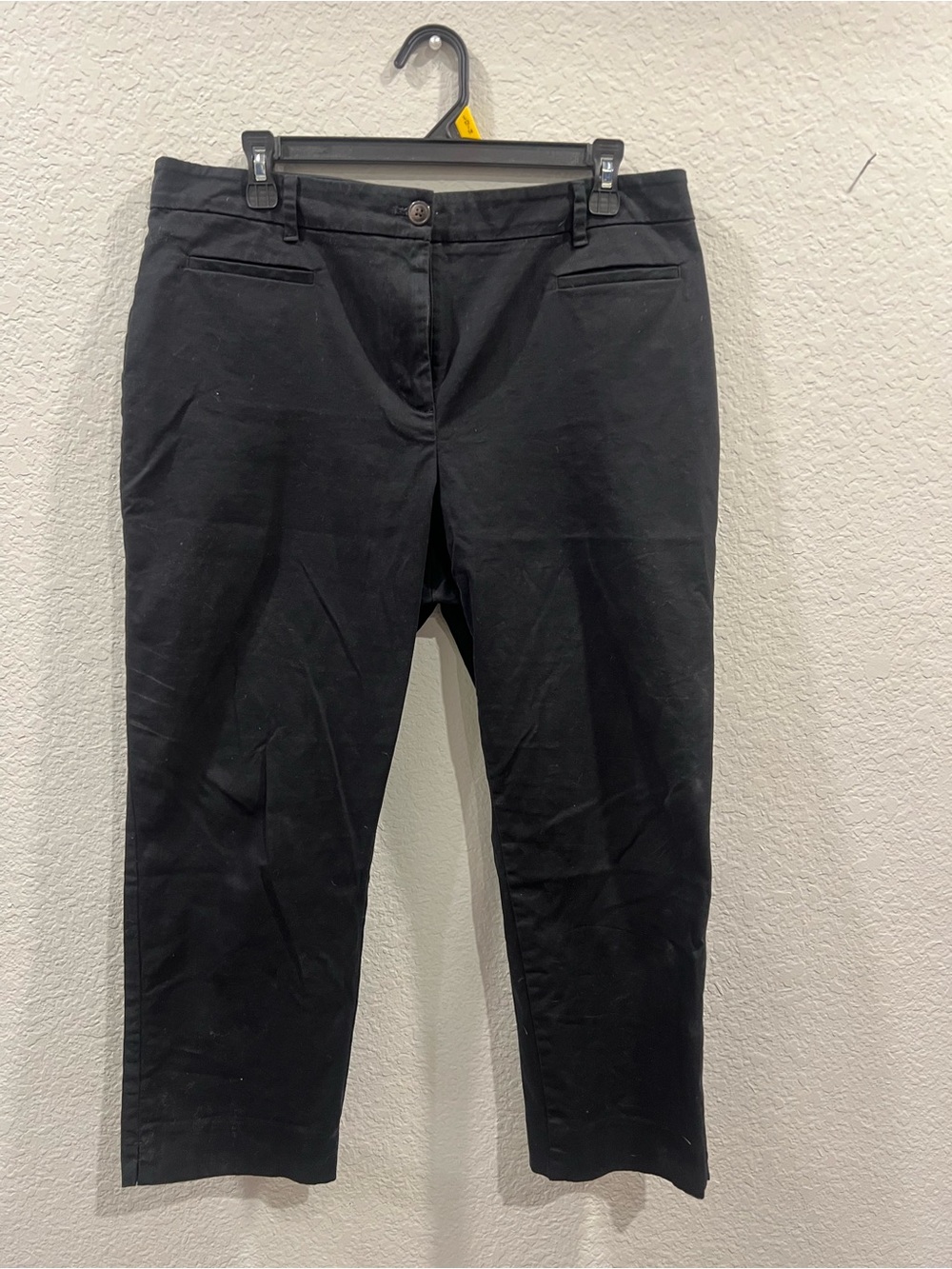 Ann Taylor Black Cropped Dress Pants